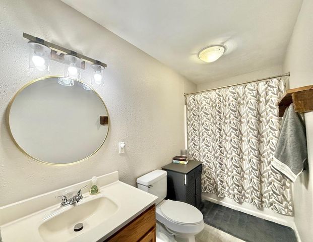 2512 Sunshine Lane, Beloit, WI 53511