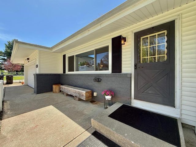 2512 Sunshine Lane, Beloit, WI 53511
