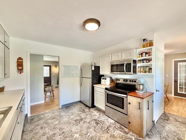 2512 Sunshine Lane, Beloit, WI 53511