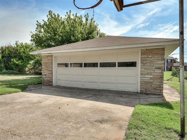 240 N Bobby Mankin Drive, Choctaw, OK 73020