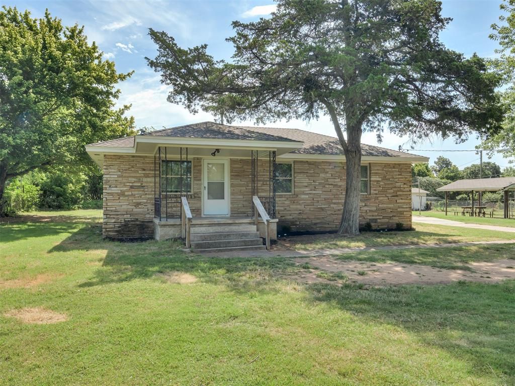 240 N Bobby Mankin Drive, Choctaw, OK 73020