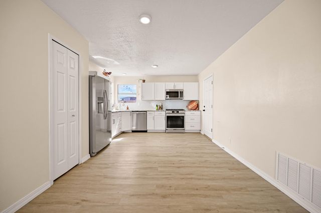 1304 Elkslip Drive NE, Rio Rancho, NM 87144