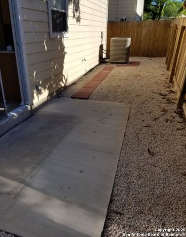 8130 Sandbar Pt, San Antonio, TX 78254