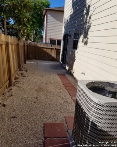 8130 Sandbar Pt, San Antonio, TX 78254