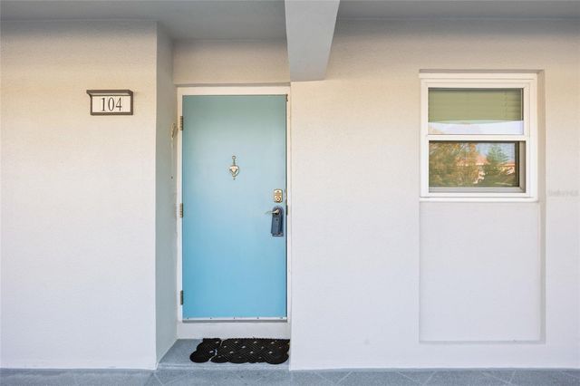 9950 47TH AVENUE N 104, St Petersburg, FL 33708