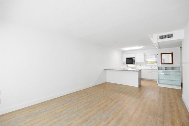 9950 47TH AVENUE N 104, St Petersburg, FL 33708