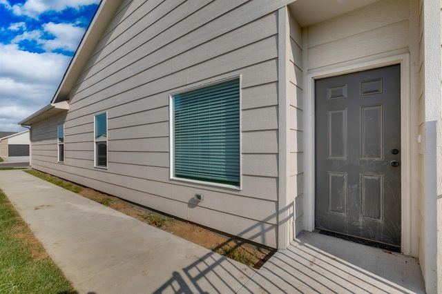 4307-4309 N Sandplum St, Wichita, KS 67205