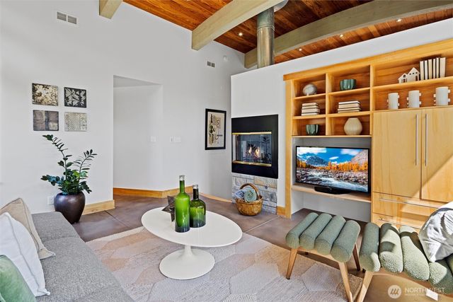 4502 55th Avenue NE, Seattle, WA 98105