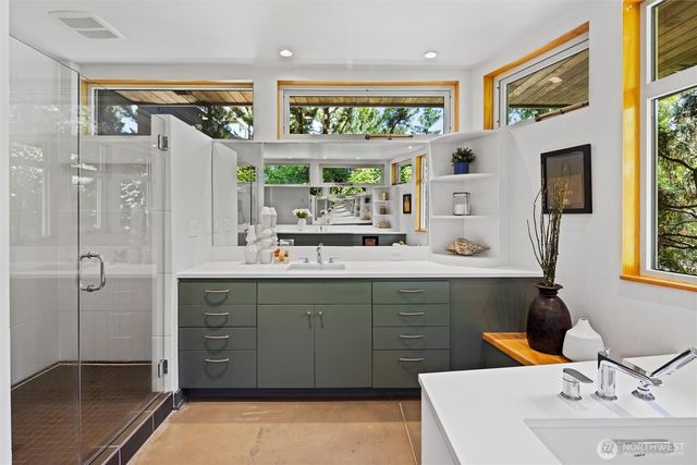 4502 55th Avenue NE, Seattle, WA 98105