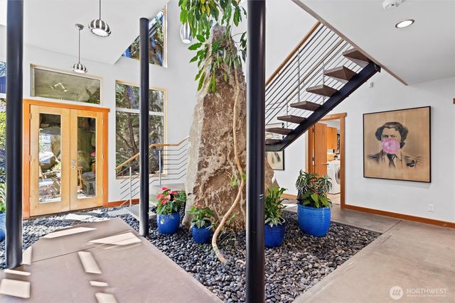 4502 55th Avenue NE, Seattle, WA 98105