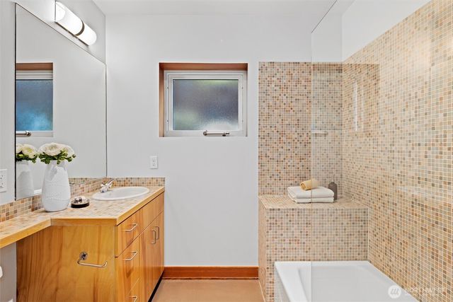 4502 55th Avenue NE, Seattle, WA 98105