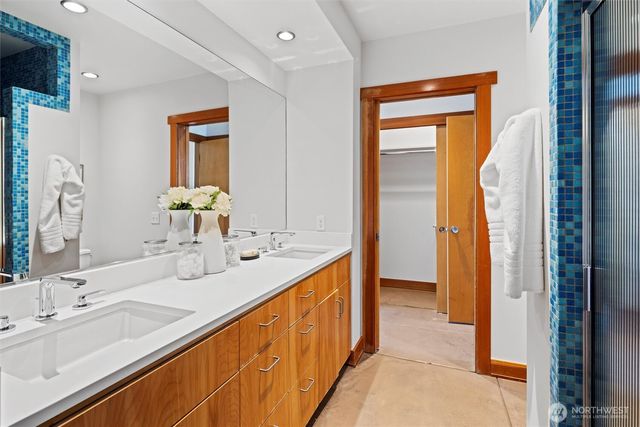 4502 55th Avenue NE, Seattle, WA 98105