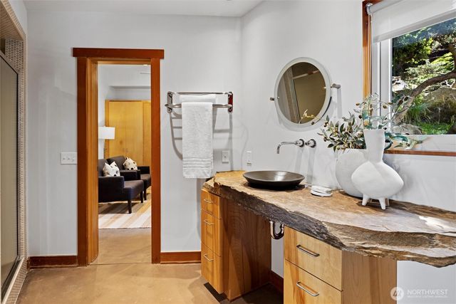 4502 55th Avenue NE, Seattle, WA 98105