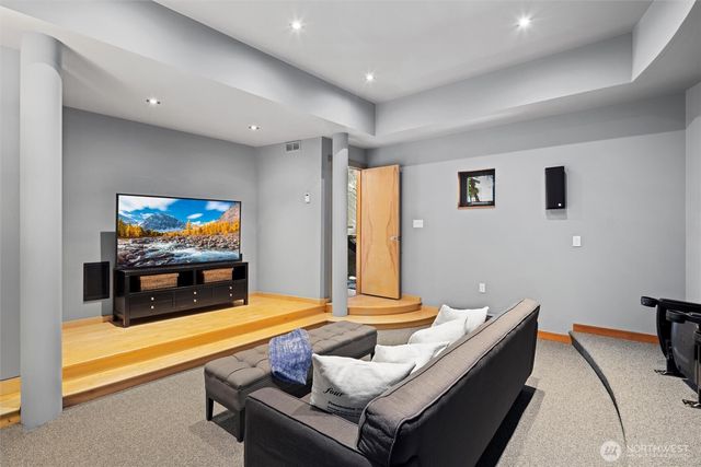 4502 55th Avenue NE, Seattle, WA 98105