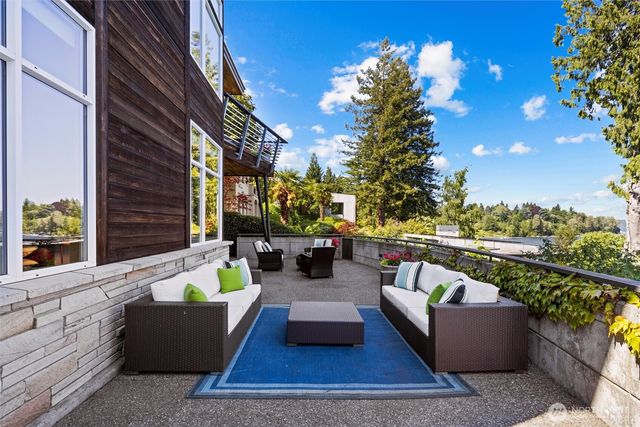 4502 55th Avenue NE, Seattle, WA 98105