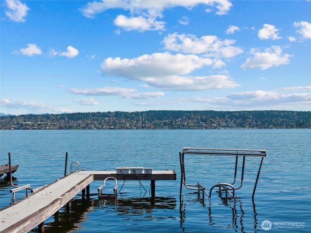 4502 55th Avenue NE, Seattle, WA 98105