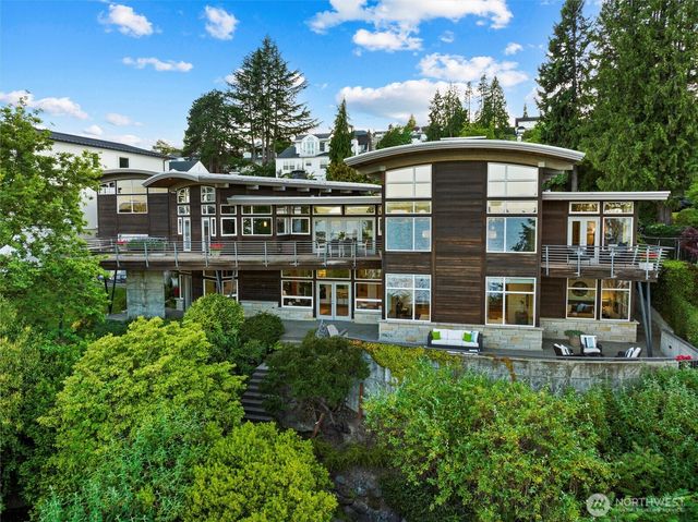 4502 55th Avenue NE, Seattle, WA 98105