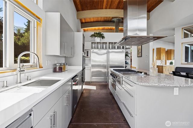 4502 55th Avenue NE, Seattle, WA 98105