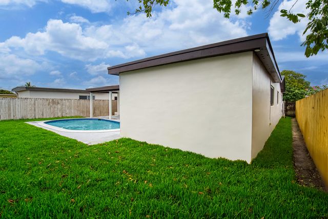 7550 Grandview Boulevard, Miramar, FL 33023