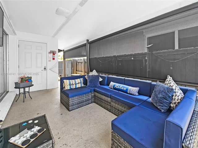 621 NW 59th Ave, Miami, FL 33126