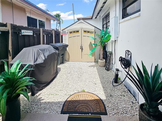 621 NW 59th Ave, Miami, FL 33126