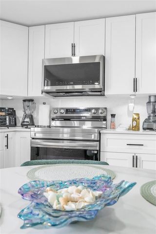 621 NW 59th Ave, Miami, FL 33126
