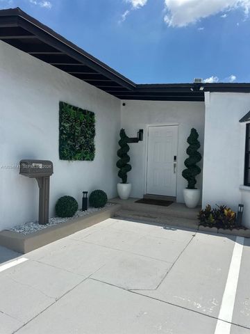 621 NW 59th Ave, Miami, FL 33126