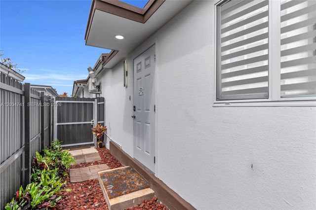 621 NW 59th Ave, Miami, FL 33126