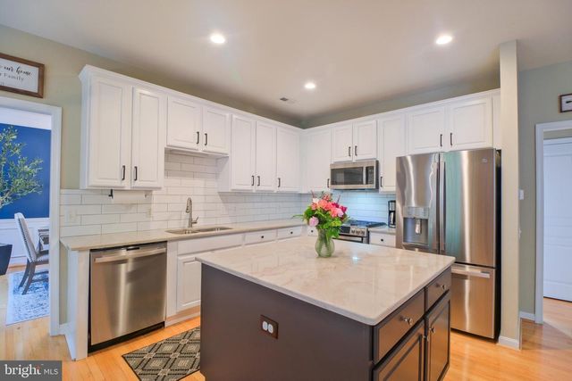 7 WESTFORD DR, Medford, NJ 08055