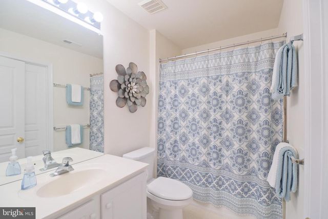 7 WESTFORD DR, Medford, NJ 08055