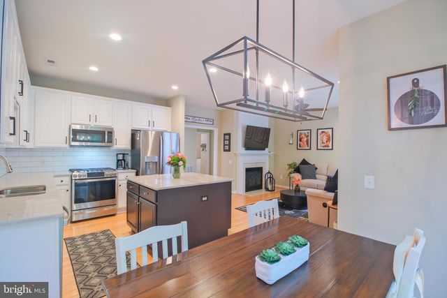 7 WESTFORD DR, Medford, NJ 08055