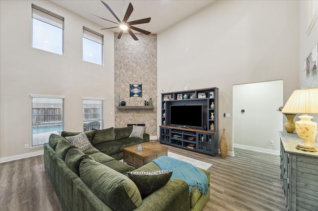 205 Willow Pointe Drive, League City, TX 77573