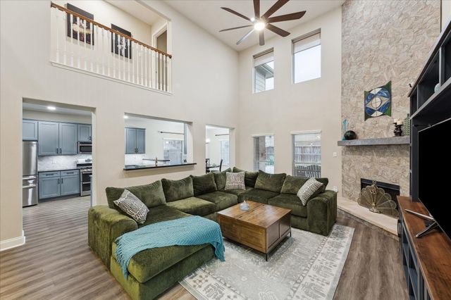 205 Willow Pointe Drive, League City, TX 77573