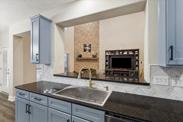 205 Willow Pointe Drive, League City, TX 77573