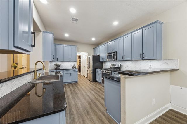 205 Willow Pointe Drive, League City, TX 77573