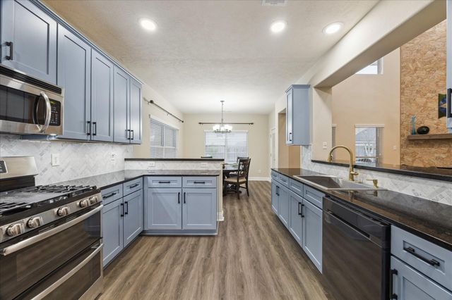 205 Willow Pointe Drive, League City, TX 77573