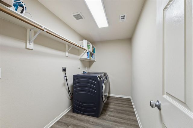 205 Willow Pointe Drive, League City, TX 77573