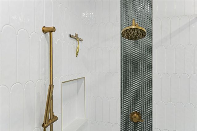 205 Willow Pointe Drive, League City, TX 77573