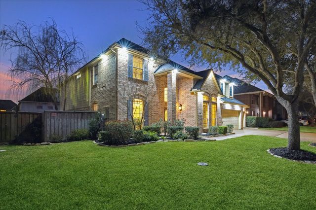 205 Willow Pointe Drive, League City, TX 77573