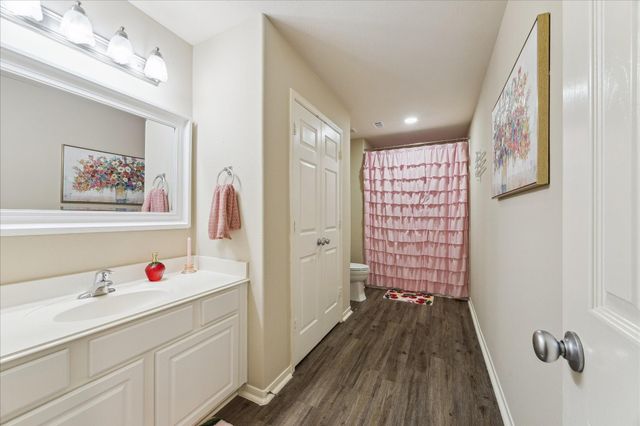 205 Willow Pointe Drive, League City, TX 77573