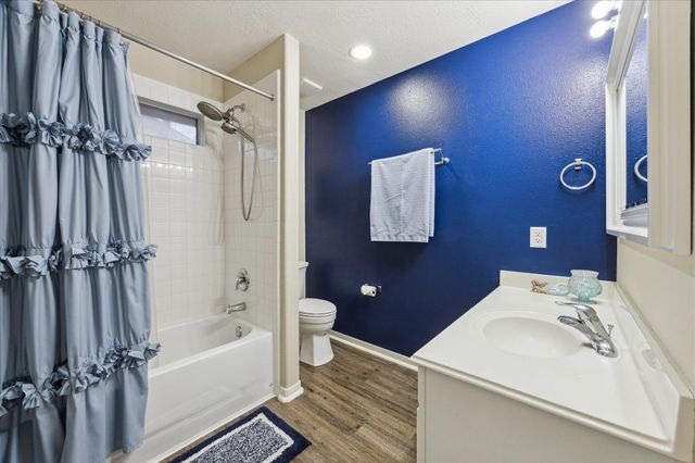 205 Willow Pointe Drive, League City, TX 77573