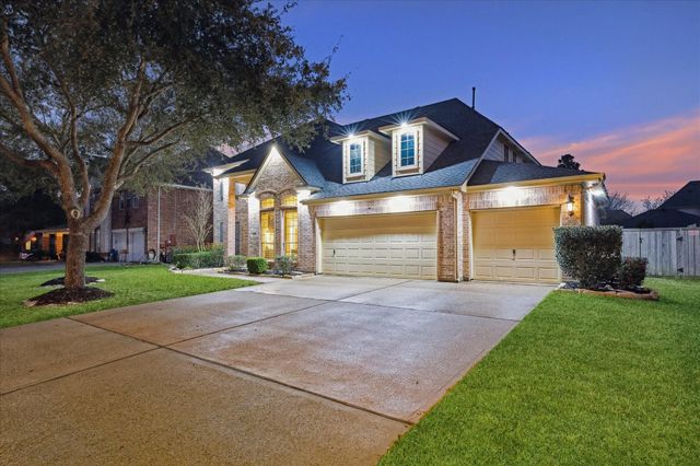 205 Willow Pointe Drive, League City, TX 77573