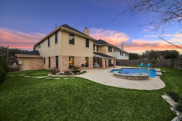 205 Willow Pointe Drive, League City, TX 77573