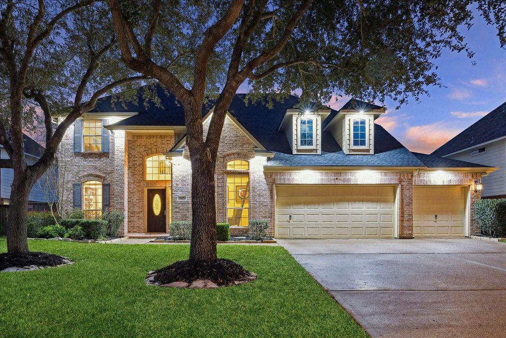 205 Willow Pointe Drive, League City, TX 77573