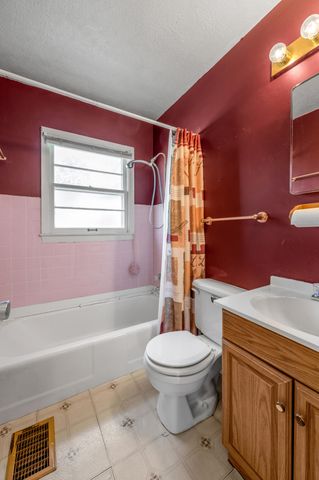 442 Gano Street, Paris, KY 40361