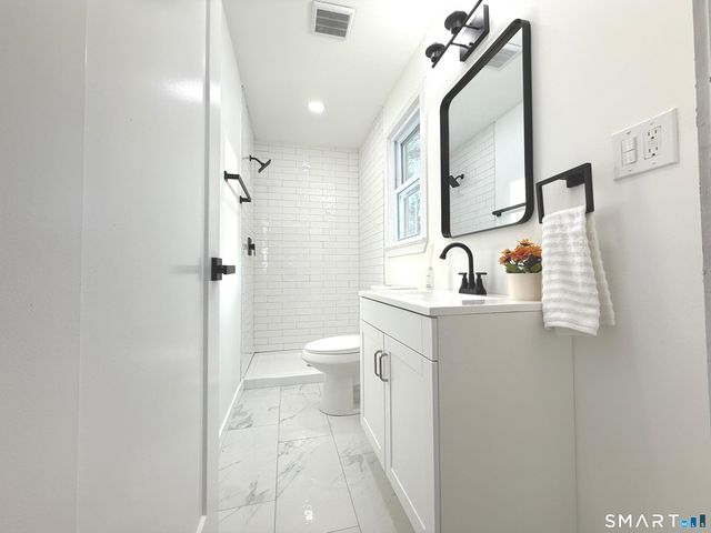 275 Dayton Road, Trumbull, CT 06611