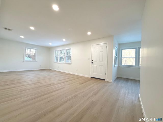 275 Dayton Road, Trumbull, CT 06611