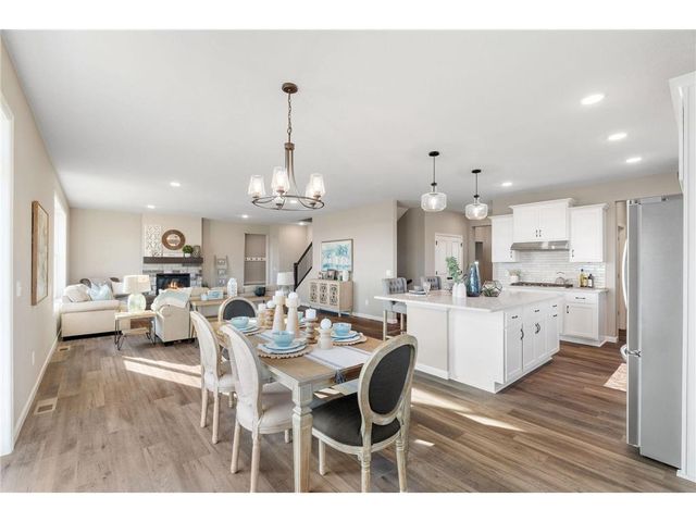 904 Pine Vale Avenue, Somerset, WI 54025