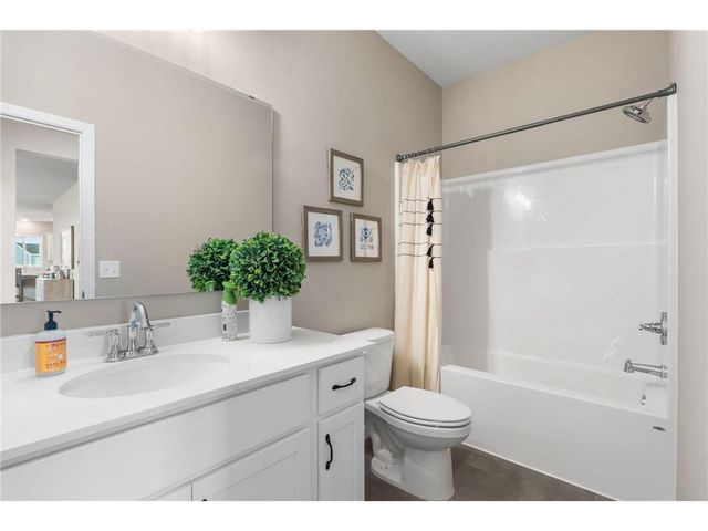 904 Pine Vale Avenue, Somerset, WI 54025