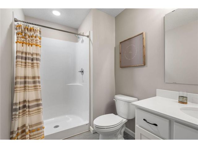 904 Pine Vale Avenue, Somerset, WI 54025